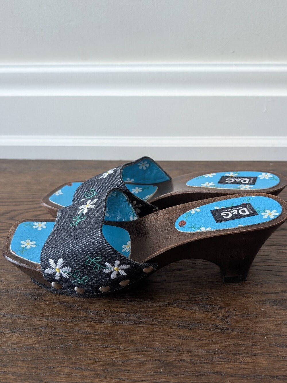 D&G Women’s Denim Clog Sandals with White Floral Embroidery - Size 8 - Picture 3 of 6